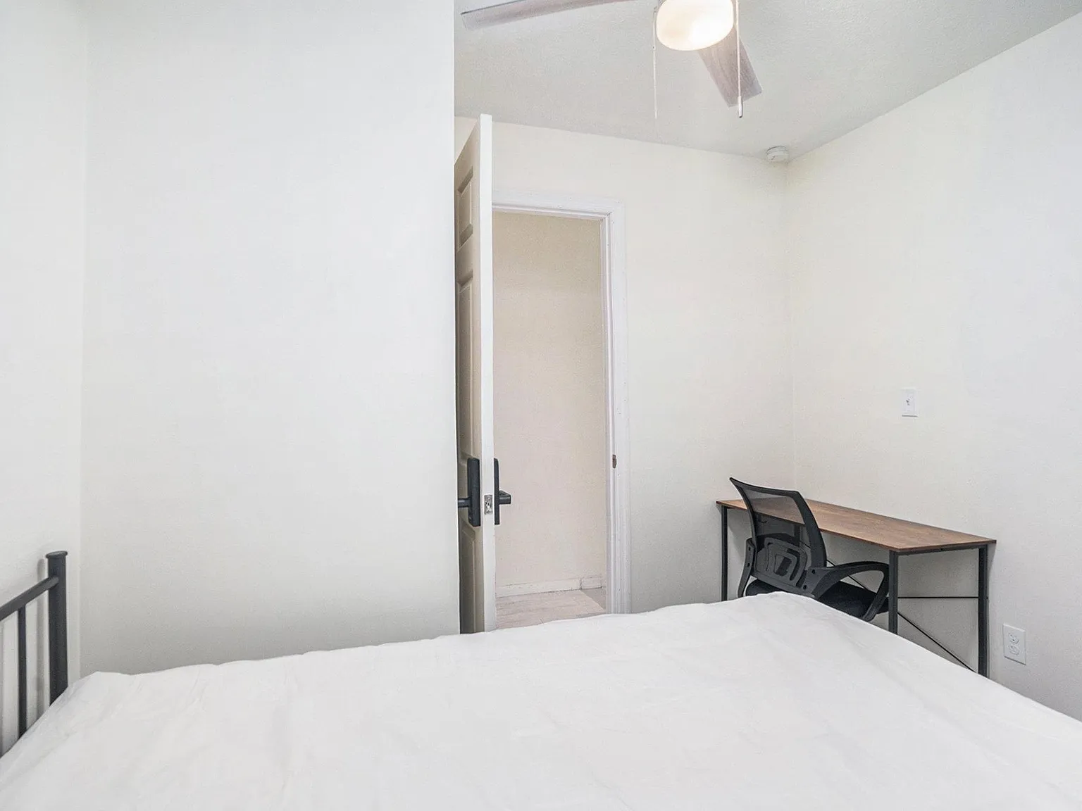 4 bed, 2.0 bath, 1088 sqft, $724 — Photo 2