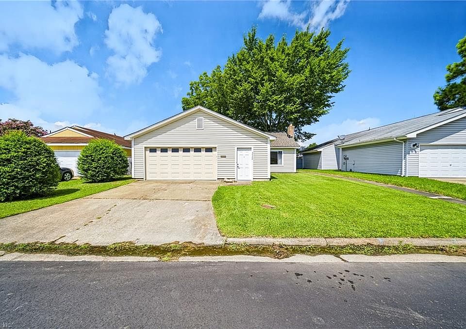 1st image of 3520 Daisy Cres