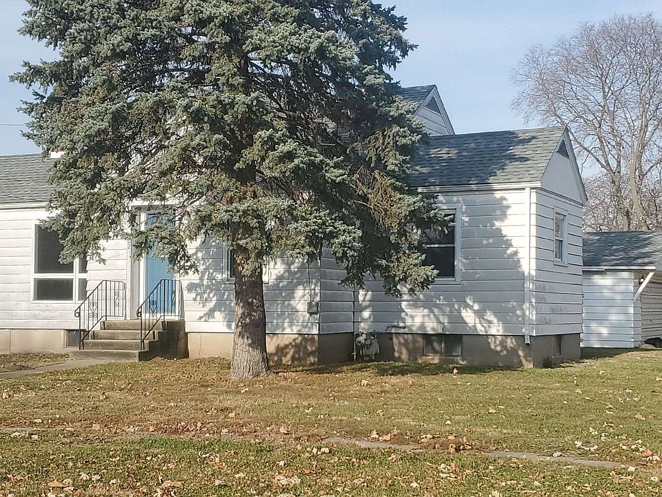 2nd image of 402 6th Ave W