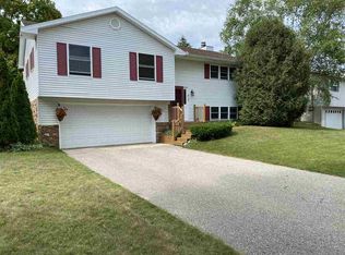 813 Regent Dr, Petoskey, MI 49770