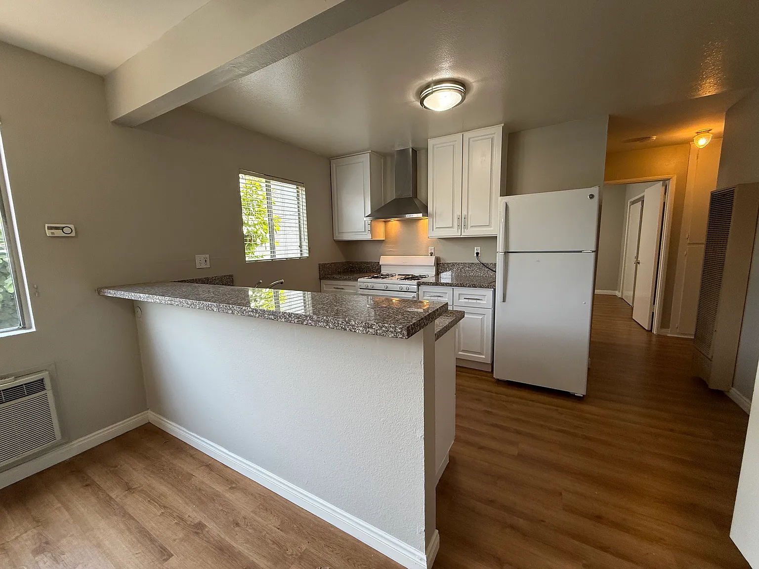 2 bed, 1050 sqft, $2,375 — Photo 4
