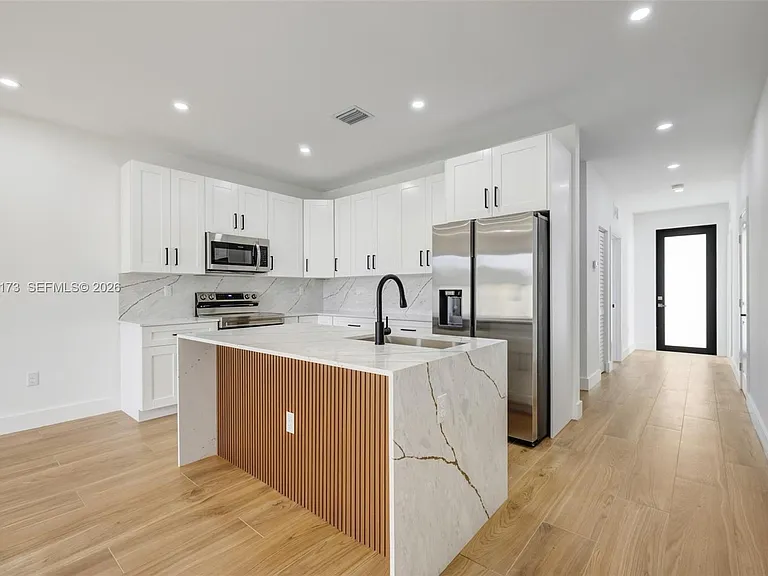 11086 SW 219th St — Photo 1
