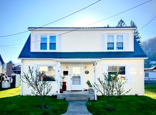 7 Home St, Richwood, WV 26261