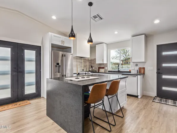 2042 N 11TH Street, Phoenix, AZ 85006