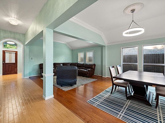 4th image of 1002 Muirfield Dr