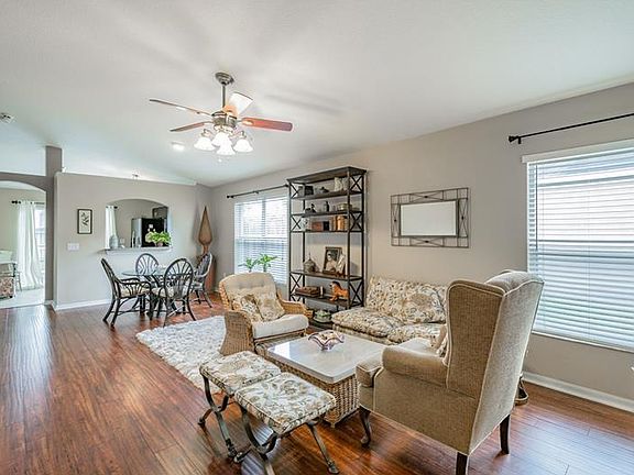 4th image of 10475 Blackmore Dr