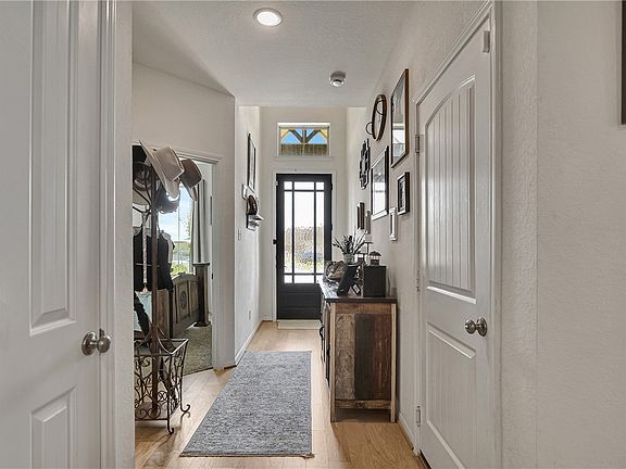 2nd image of 21623 Evergreen Manor Dr
