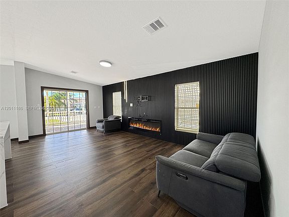 4th image of 2863 SW 58th Mnr