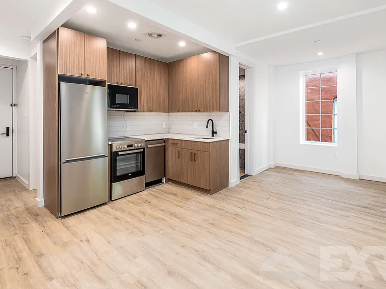 1691 Carroll St #1F — Photo 3