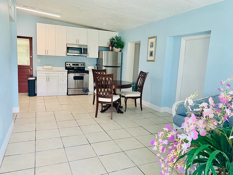 1800 Mosswood Dr — Photo 10