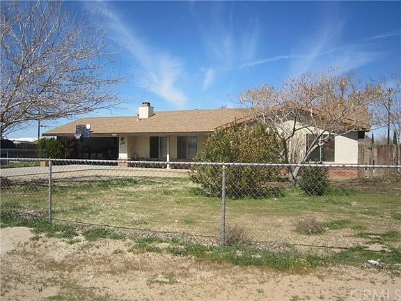 Nice large front yard