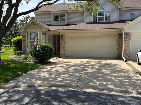 223 Williamsburg Ct, Montgomery, IL 60538