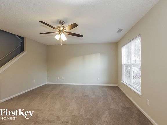 3rd image of 5207 Holbert Cres