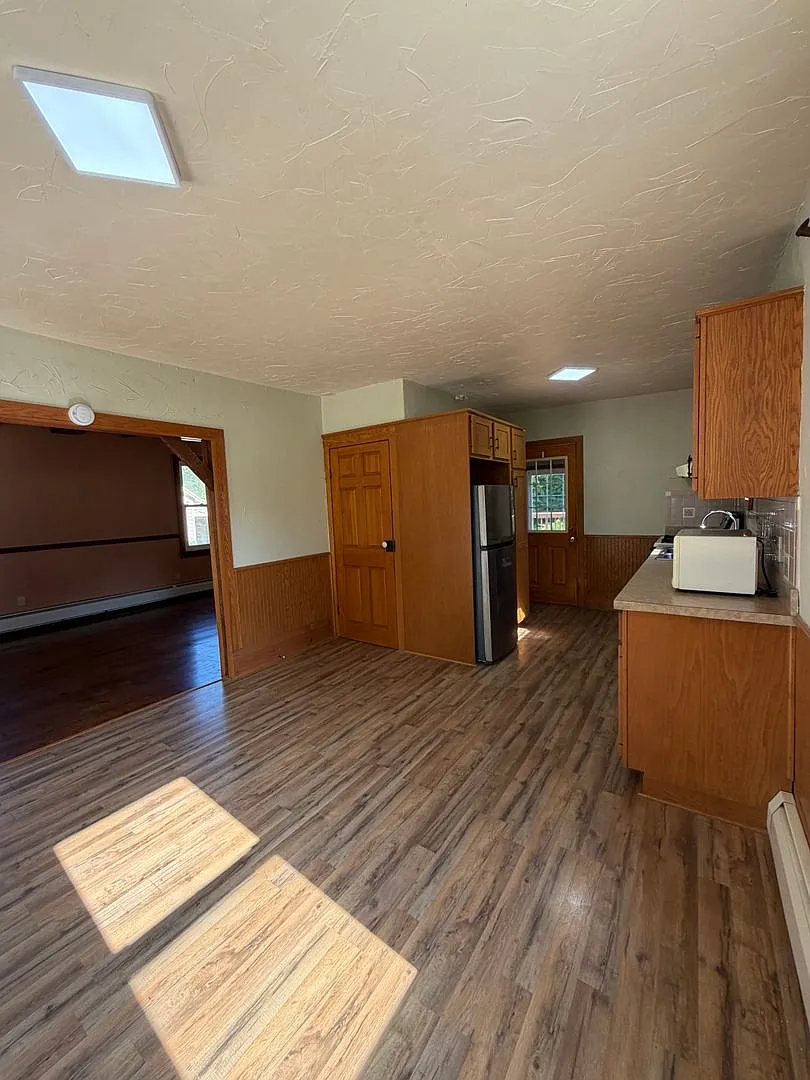 3 Bedroom Home in Spring Grove Schools! — Photo 4