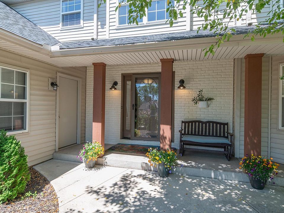 1st image of 412 E Red Pine CIRCLE