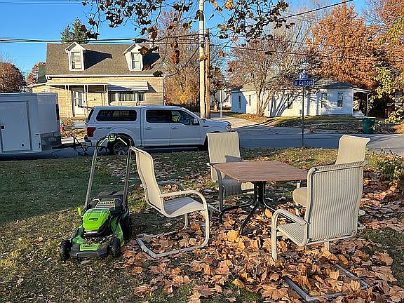 3rd image of 603 W Calhoun St