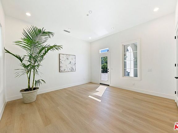 5th image of 367 Loire Valley Dr