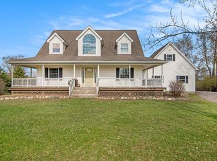 7868 Parshallville Rd, Fenton, MI 48430