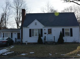 44 Glenwood Dr, Warwick, RI 02889