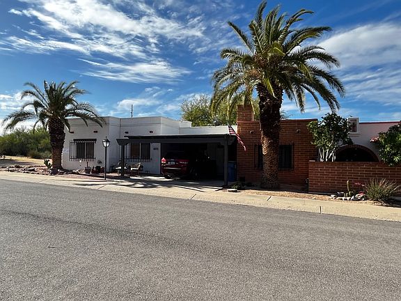 2nd image of 436 W Paseo Solana