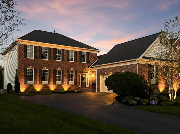 7072 Maynard Pl E, New Albany, OH 43054