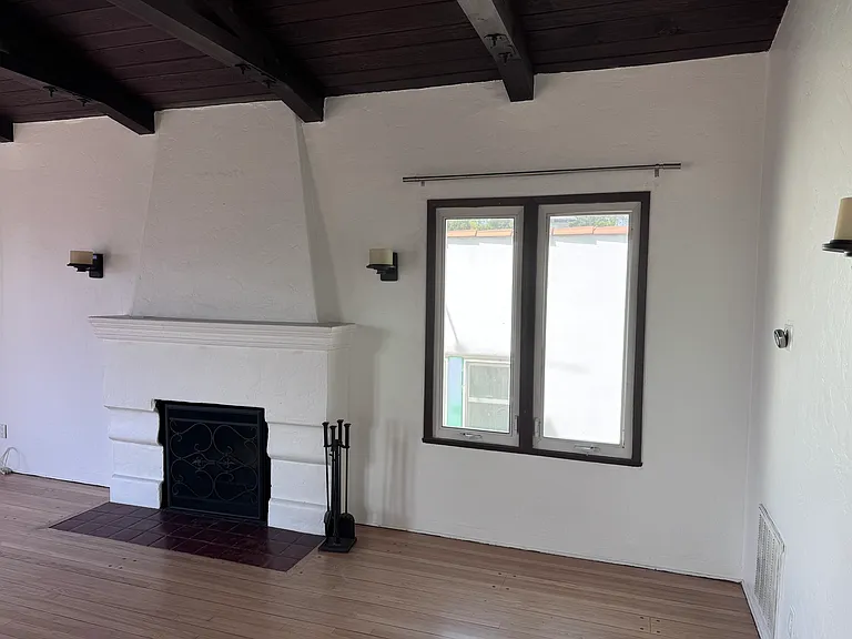 4307 York Blvd — Photo 5