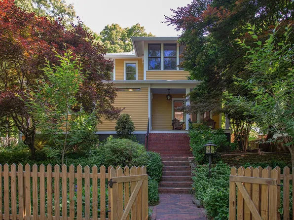 8 Cobb Ter, Chapel Hill, NC 27514