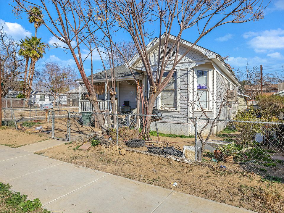 2nd image of 1025 Owens St