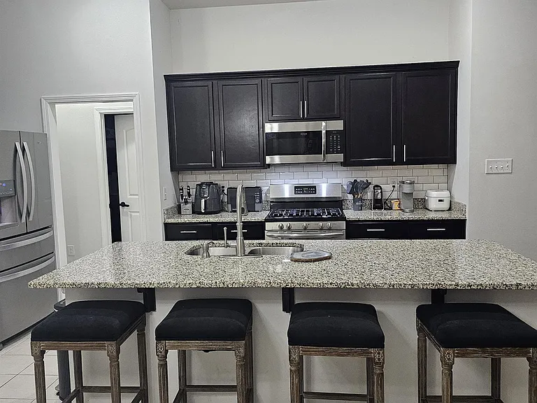 7961 Brown Hickory Ave — Photo 5