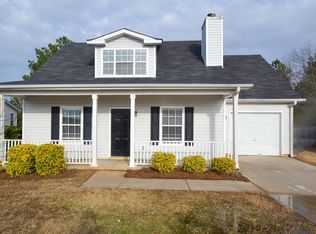1024 Meadow Glen Cir, Fairburn, GA 30213