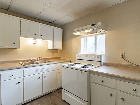 5th image of 1931 E 4th St #2