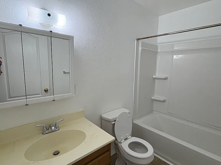 635 Franklin Ave #621 — Photo 10