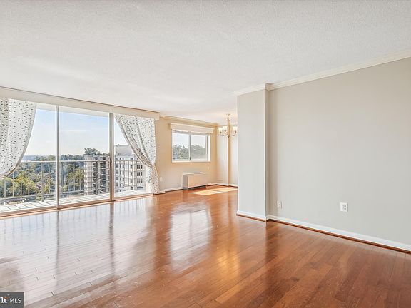 2nd image of 2059 Huntington Ave APT 1015