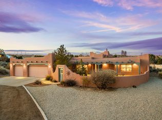 19 Mesquite Pl, Corrales, NM 87048