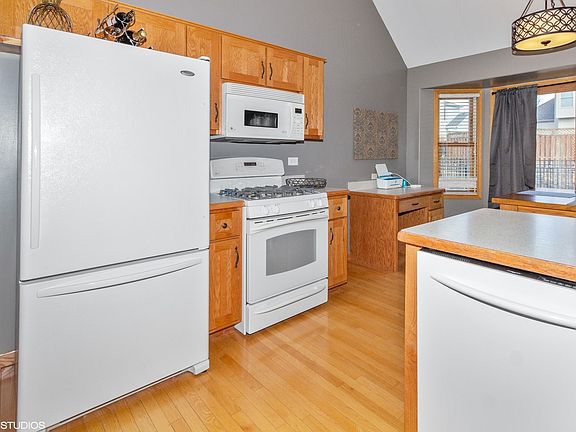 3rd image of 714 Clifford Dr