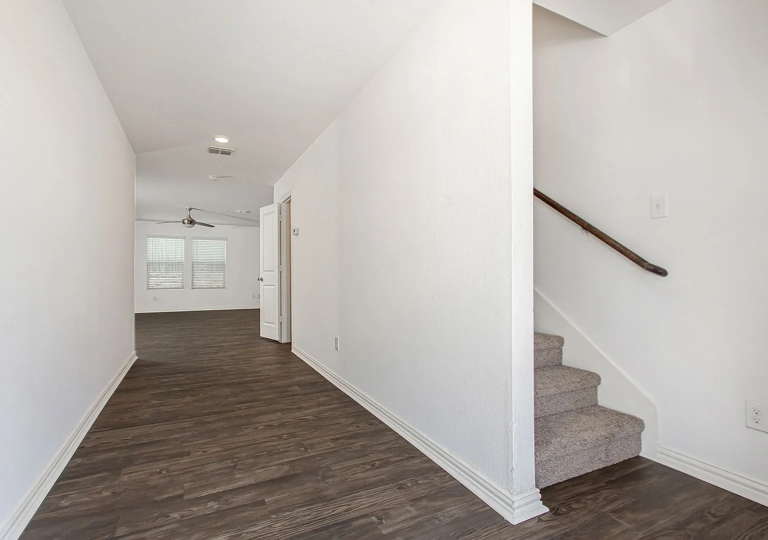 9213 Marilyn Place Dallas — Photo 2