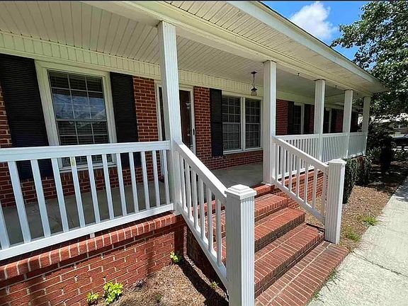 2nd image of 1029 Edgewood Dr