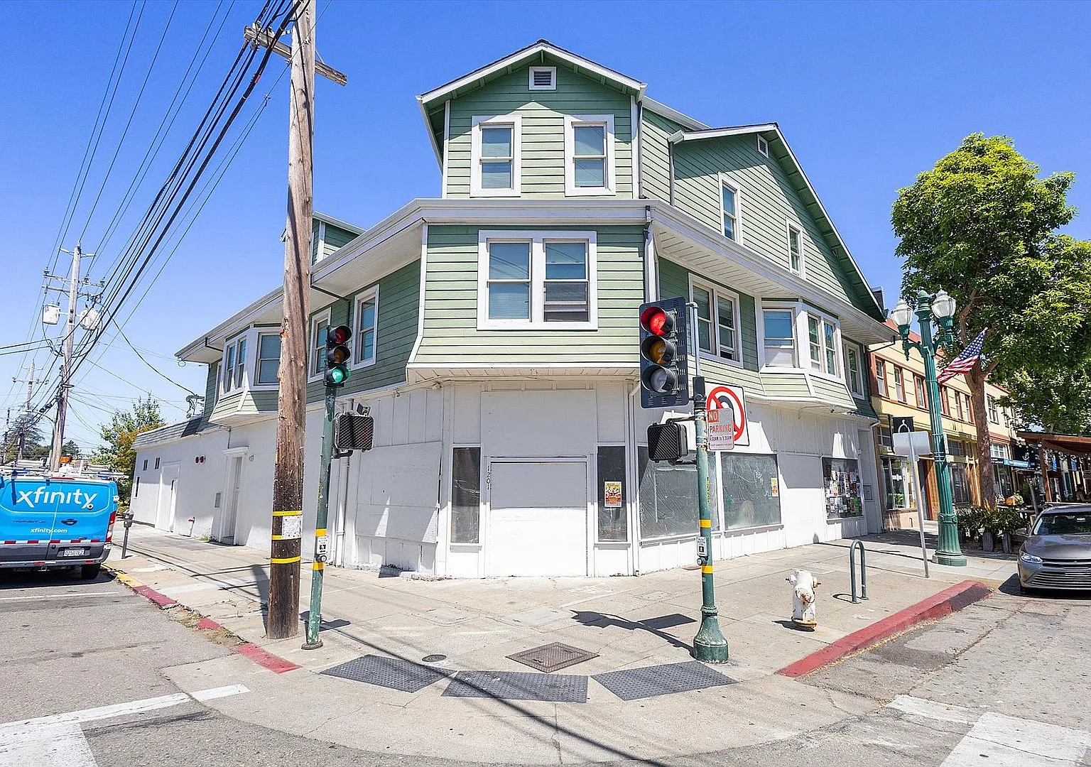 2417 San Jose Ave #1 - 1 bedroom | 1 bath — Photo 2
