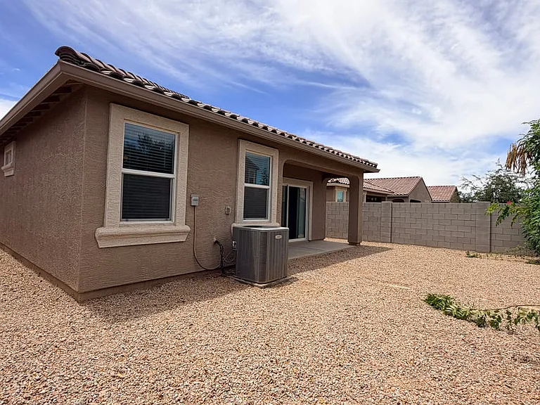 35420 W San Alvarez Ave — Photo 25