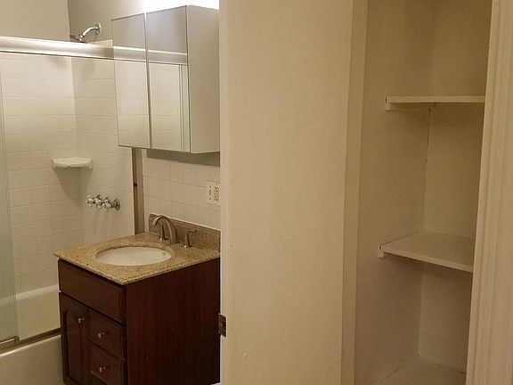 5th image of 1257 N Ashland Ave
