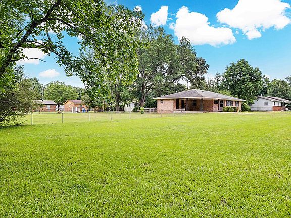 3rd image of 5601 Bliss Cir