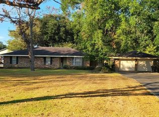 1212 N 20th St, Nederland, TX 77627