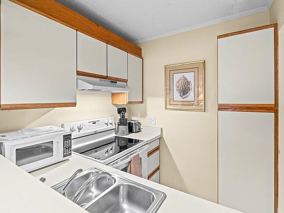 5th image of 415 Ocean Creek Dr. #2207