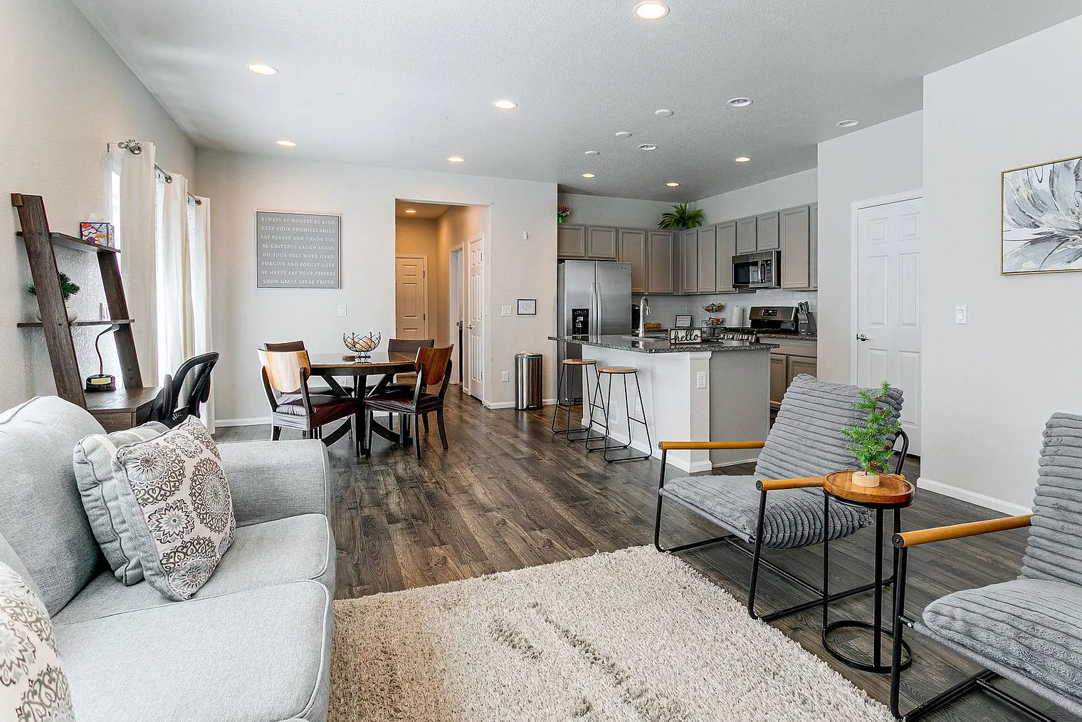 2 bed, 2.0 bath, 1248 sqft, $4,580 — Photo 4