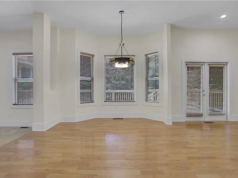 3228 Silver Lake Dr NE — Photo 13