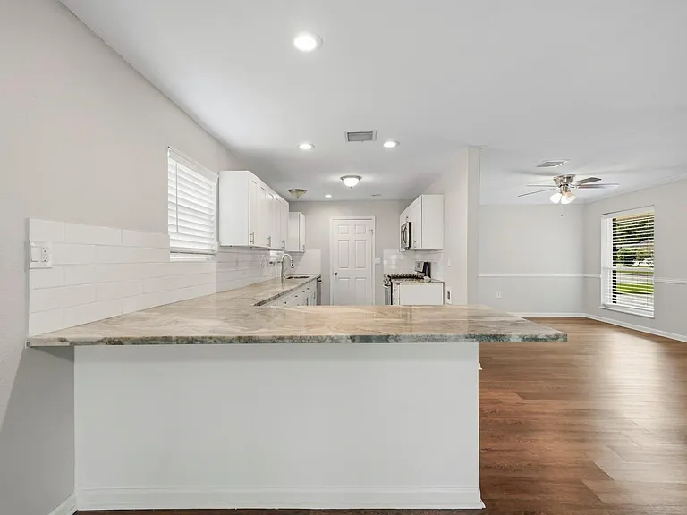 1930 Redway Ln — Photo 10