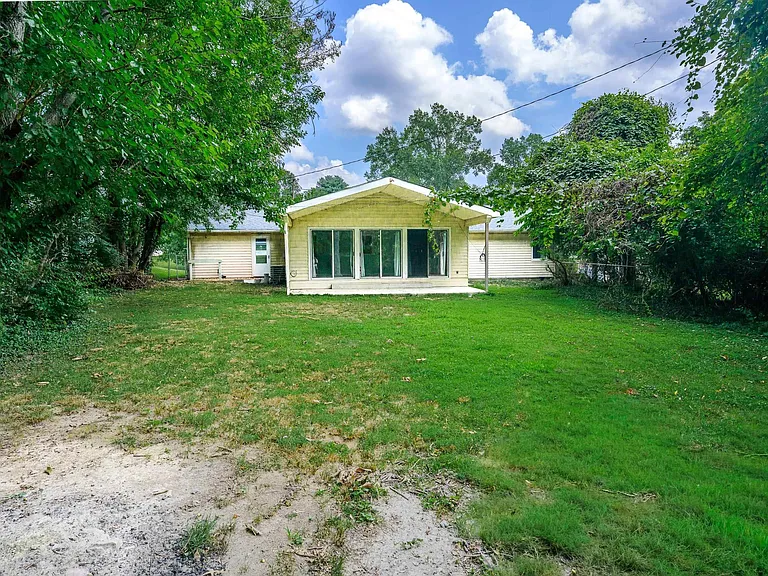 117 N Hillsdale Dr — Photo 32