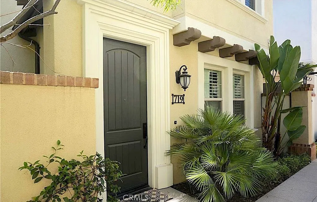 3 bed, 2.5 bath, 1450 sqft, $3,650 — Photo 1
