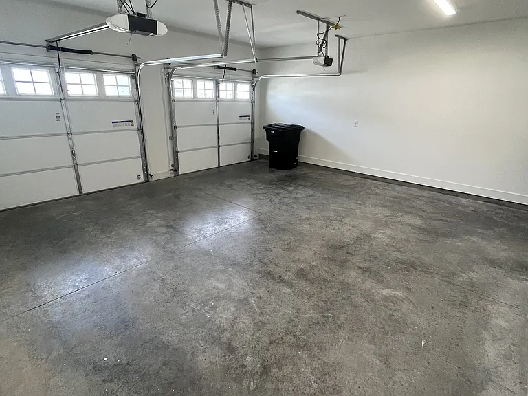 2043 Blueberry Ln — Photo 10