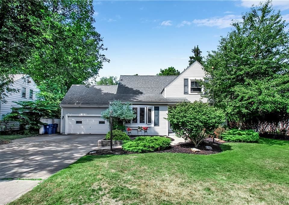 1st image of 207 Lehn Springs Dr